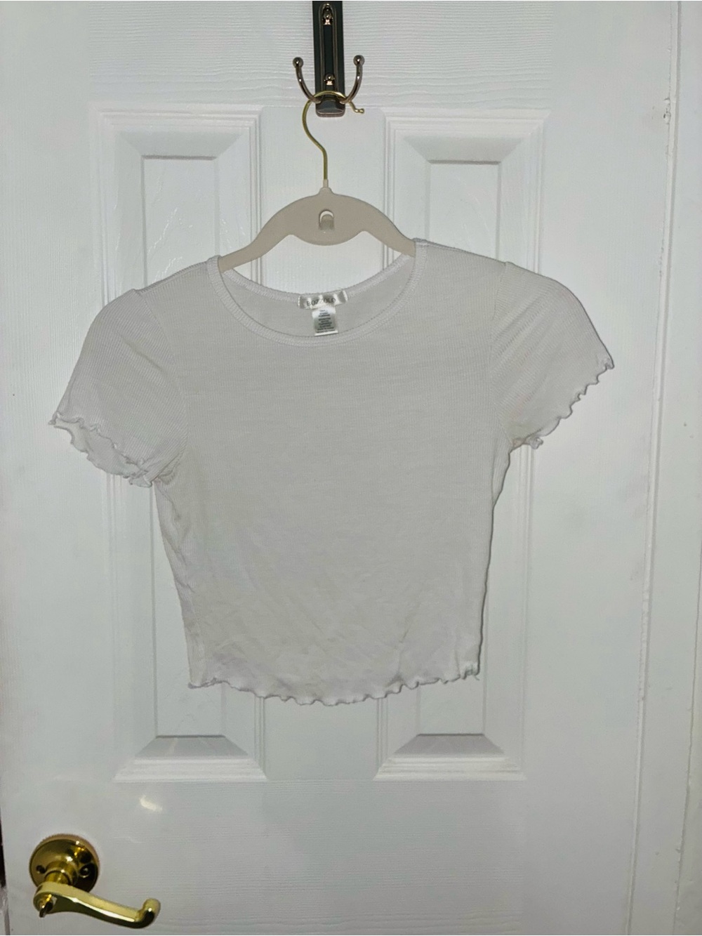Bozzolo White Ribbed Lettuce-Edge Crop Tee